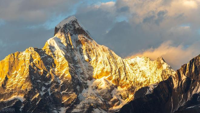 穿毕徒步地理手册:沉浸式穿越神山秘境澳门新葡京此生必走!收好四姑娘山长(图5) 穿毕徒步地理手册:沉浸式穿越神山秘境澳门新葡京此生必走!收好四姑娘山长(图5)