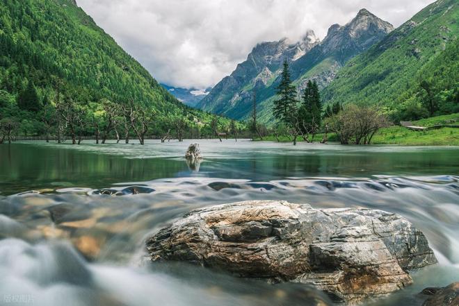 穿毕徒步地理手册:沉浸式穿越神山秘境澳门新葡京此生必走!收好四姑娘山长(图3) 穿毕徒步地理手册:沉浸式穿越神山秘境澳门新葡京此生必走!收好四姑娘山长(图3)