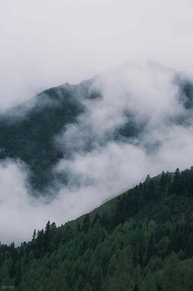 穿毕徒步地理手册:沉浸式穿越神山秘境澳门新葡京此生必走!收好四姑娘山长(图2) 穿毕徒步地理手册:沉浸式穿越神山秘境澳门新葡京此生必走!收好四姑娘山长(图2)