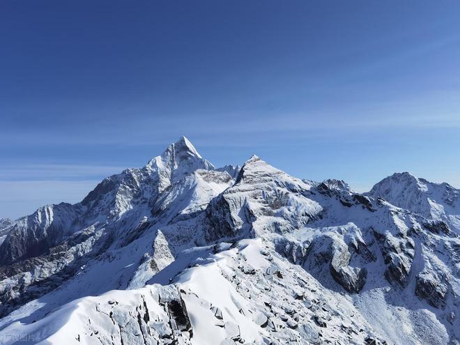 穿毕徒步地理手册:沉浸式穿越神山秘境澳门新葡京此生必走!收好四姑娘山长(图24) 穿毕徒步地理手册:沉浸式穿越神山秘境澳门新葡京此生必走!收好四姑娘山长(图24)
