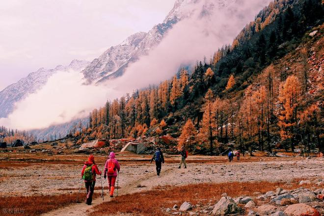 穿毕徒步地理手册:沉浸式穿越神山秘境澳门新葡京此生必走!收好四姑娘山长(图23) 穿毕徒步地理手册:沉浸式穿越神山秘境澳门新葡京此生必走!收好四姑娘山长(图23)