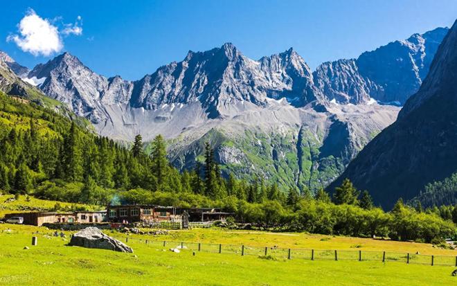 穿毕徒步地理手册:沉浸式穿越神山秘境澳门新葡京此生必走!收好四姑娘山长(图20) 穿毕徒步地理手册:沉浸式穿越神山秘境澳门新葡京此生必走!收好四姑娘山长(图20)